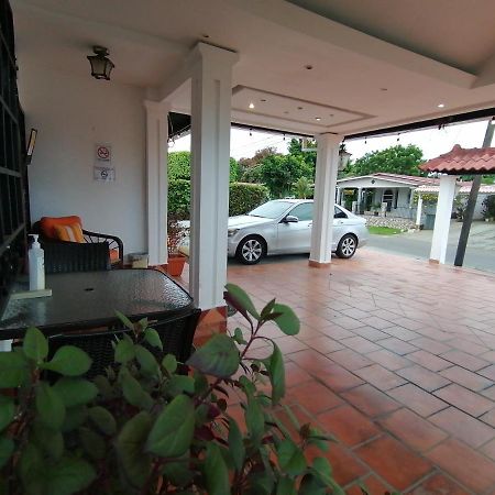 Hostal Compostela Inn David Luaran gambar