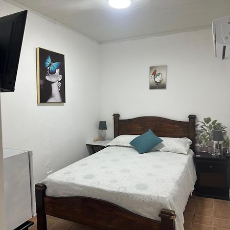 Hostal Compostela Inn David Luaran gambar