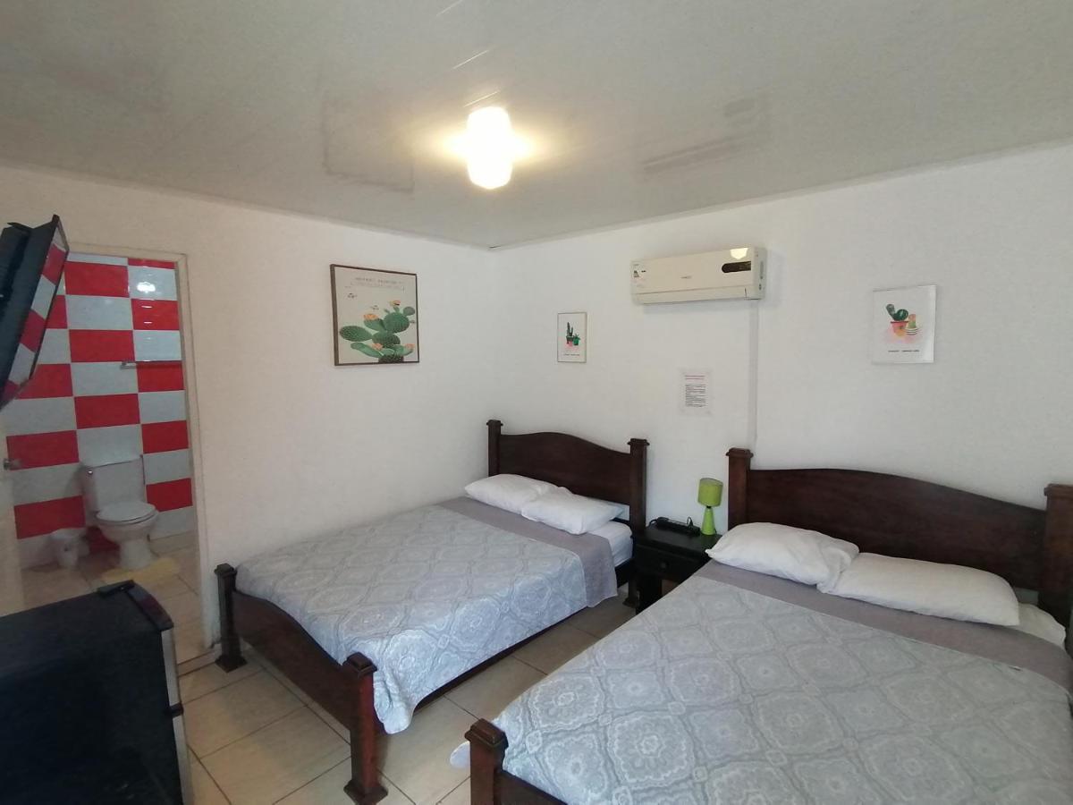 Hostal Compostela Inn David Luaran gambar