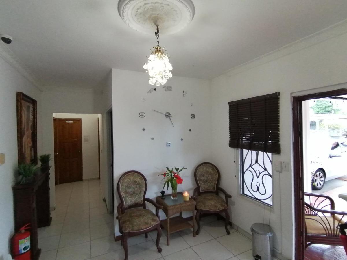 Hostal Compostela Inn David Luaran gambar