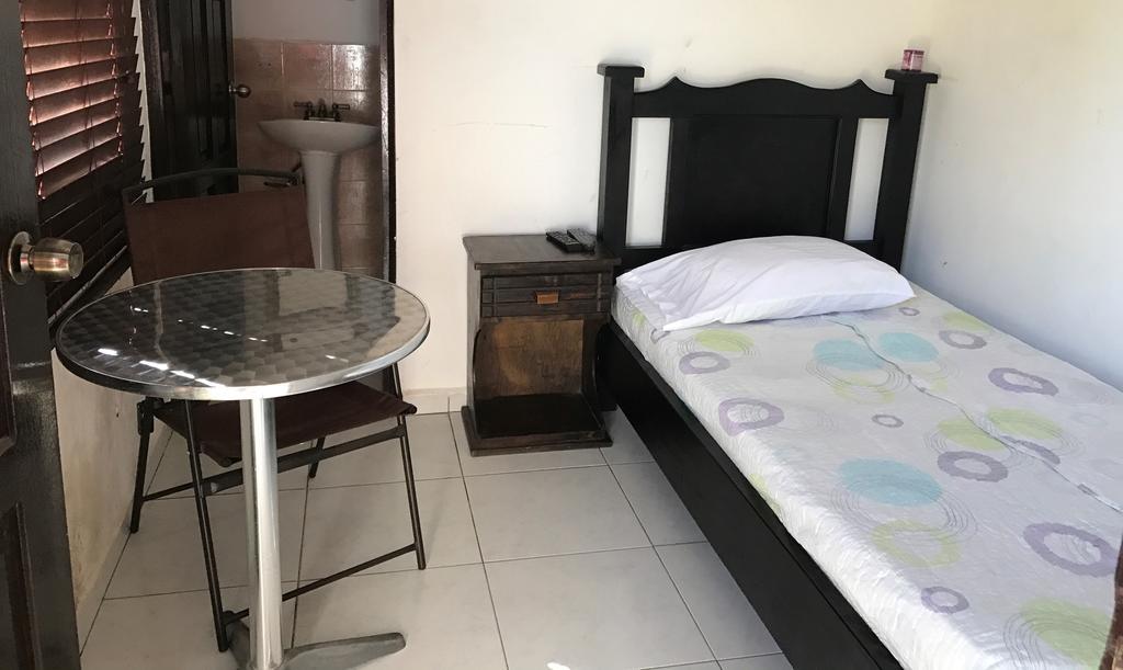 Hostal Compostela Inn David Luaran gambar
