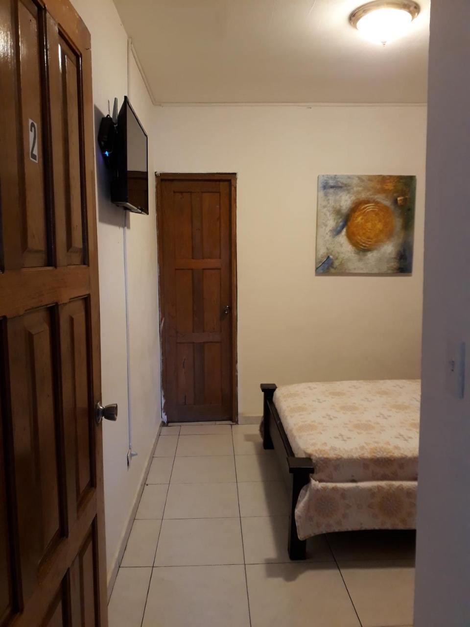 Hostal Compostela Inn David Luaran gambar